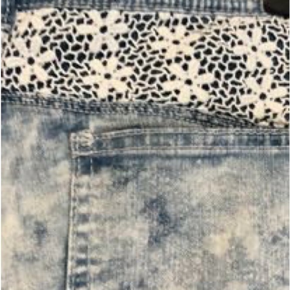 Lei Acid Wash Denim Lace Trim Cut Off Jean Shorts Vintage - Picture 5 of 8